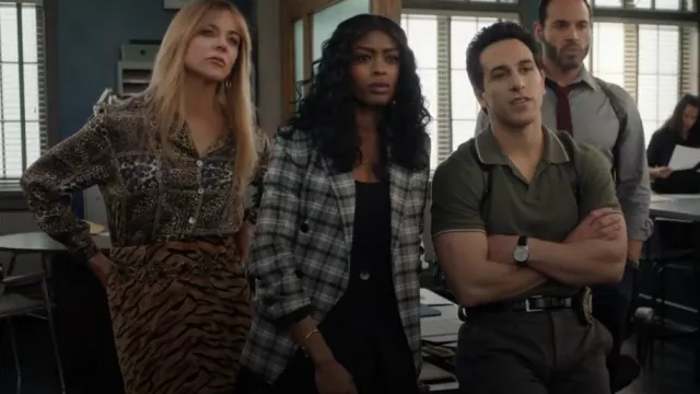 Theory Double Breasted Angled Yukon Blazer porté par Daphne Forrester (Javicia Leslie) comme on le voit dans High Potential (S01E11)