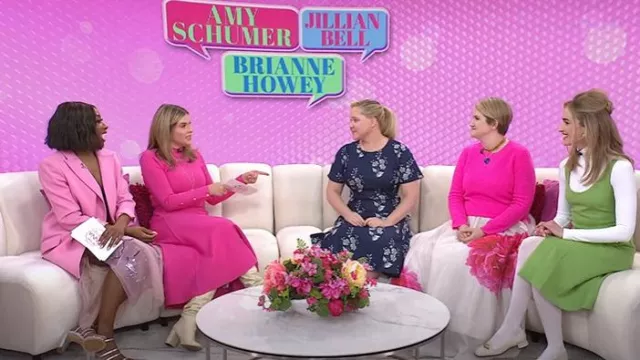 Jupe brodée de pétales de verre Bibhu Mohapatra Camellia Camellia portée par Ego Nwodim comme on le voit dans Today with Hoda & Jenna le 4 février 2025