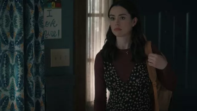 BP. Mini robe à fleurs doubles portée par Annie Sullivan (Anneliese Judge) comme on le voit dans Sweet Magnolias (S04E03)