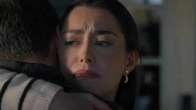 Madewell Spaced Out Mismatched Drop Earrings portée par Annie Sullivan (Anneliese Judge) comme on le voit dans Sweet Magnolias (S04E04)