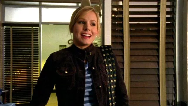 Old Navy Brown Preppy Corduroy Jacket worn by Veronica Mars (Kristen Bell) in Veronica Mars (S03E03)