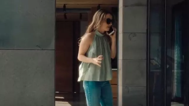 Cos Floaty Halterneck Tank Top worn by Belle Gibson (Kaitlyn Dever) as seen in Apple Cider Vinegar (S01E03)