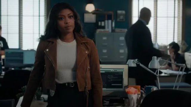 Veste courte Allsaints Dalby portée par Daphne Forrester (Javicia Leslie) comme on le voit dans High Potential (S01E13)