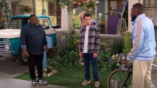 Levi's Classic Wester Shrit In Red Cast Rinse worn by Calvin Butler (Cedric the Entertainer) as seen in The Neighborhood (S07E11)