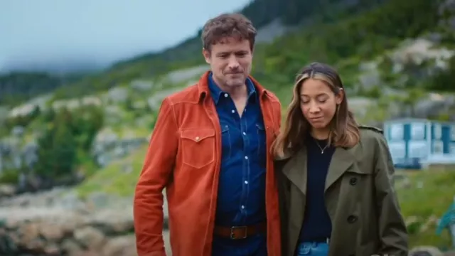 Chemise western en jean Levis Barstow portée par Charlie Hudson (John Reardon) comme on le voit dans Hudson & Rex (S07E01)