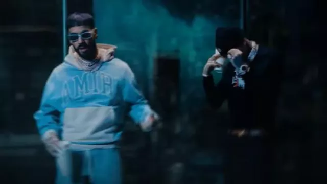 Amiri Mini Bolso Con Asa Bandana Blanco usado por Anuel AA en Luar La L x Anuel AA - BADDIE (Video Oficial)