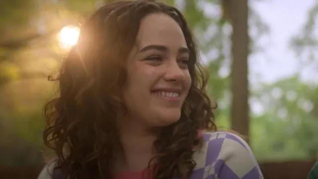 Pratique quotidienne par Anthropologie Pull rayé à manches longues porté par Samantha LaRusso (Mary Mouser) comme on le voit dans Cobra Kai (S06E15)