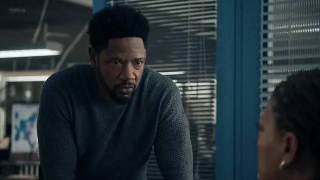 Pull texturé en laine et cachemire porté par le détective Marcus Dante (Tory Kittles) comme on le voit dans The Equalizer (S05E08)