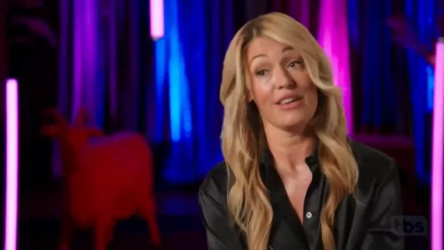 L’Agence Ellah Blouse en soie portée par Cat Deeley vue dans The Joe Schmo Show (S01E03)