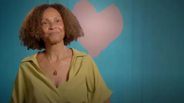 Principios Vestido midi de camisa con lazo delantero usado por Candy como se ve en First Dates (T23E03)