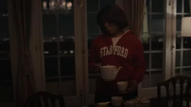 Sudadera con capucha con cremallera completa Stadium Athletic Cardinal Cardinal Stanford Cardinal Arched Name usada por la presidenta Evelyn Mitchell (Angela Bassett) como se ve en Zero Day (S01E02)
