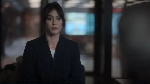 Ralph Lauren Wool Crepe Blazer worn by Alexandra Mullen (Lizzy Caplan) as seen in Zero Day (S01E03)
