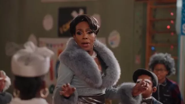 Azalea Wang Gisele-Denim Faux Fur Collared Statement Cropped Jacket worn by Barbara Howard (Sheryl Lee Ralph) as seen in Abbott Elementary (S04E16)