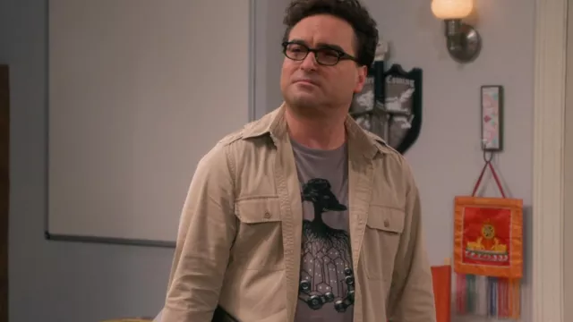 Tree Roots Houses Gears T-Shirt of Leonard Hofstadter (Johnny Galecki) in The Big Bang Theory (S11E02)