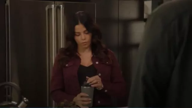Nordstrom Everyday V-Neck Pima Cotton Blend T-Shirt worn by Bailey Nune (Jenna Dewan) as seen in The Rookie (S07E06)