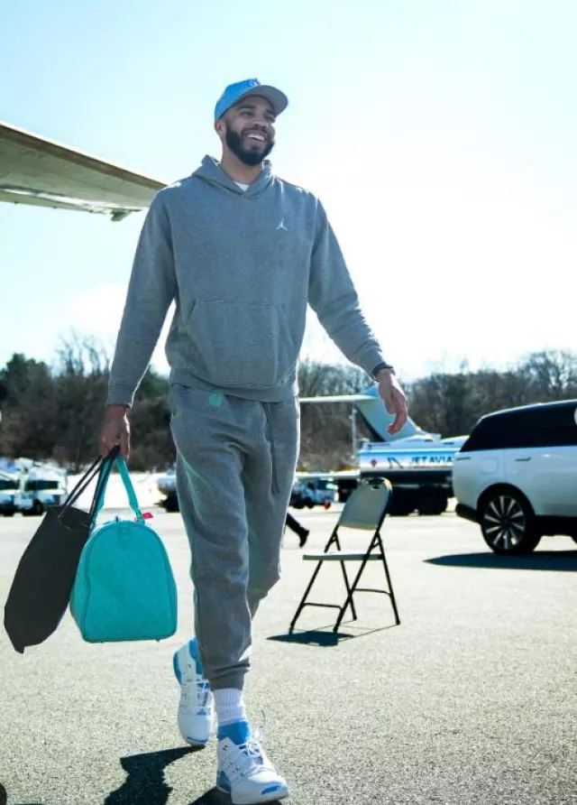 Jordan Carbon Heather Grey 'Brooklyn' Sweatpants worn by Jayson Tatum on the Instagram account @celtics