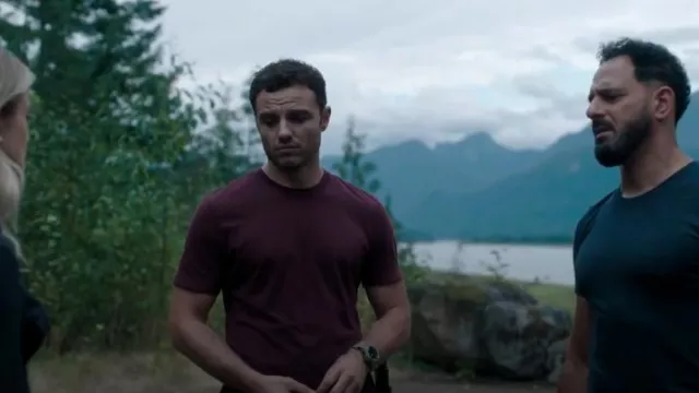 T-shirt à col rond en coton Express Perfect Pima porté par Shane Florence (Josh McKenzie) comme on le voit dans The Hunting Party (S01E03)