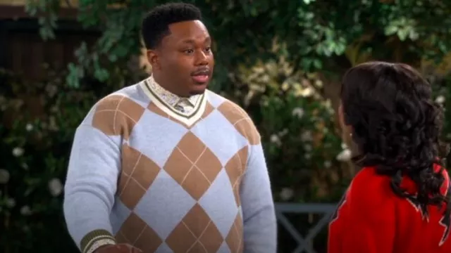 Asos Design Relaxed Knit Sweater In Blue And Brown Argyle Pattern worn by Marty Butler (Marcel Spears) as seen in The Neighborhood (S07E13)