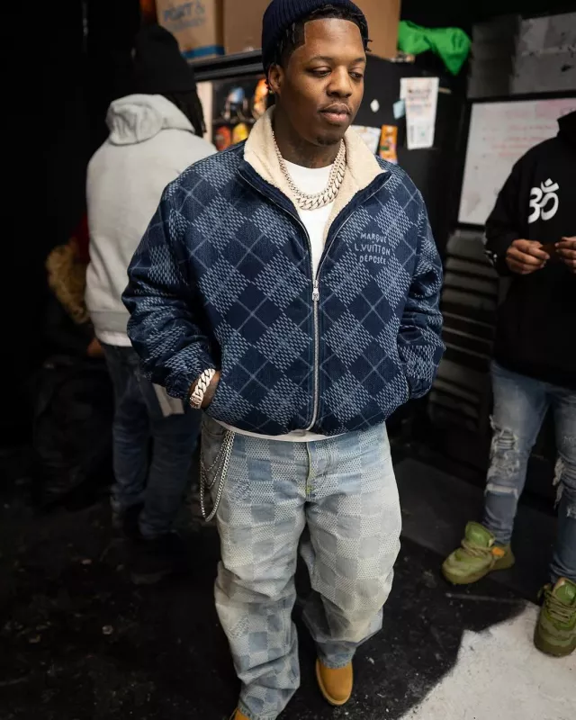 Bonnet Louis Vuitton Navy LV Headline porté par Lil Zay Osama sur le compte Instagram @lilzayosama