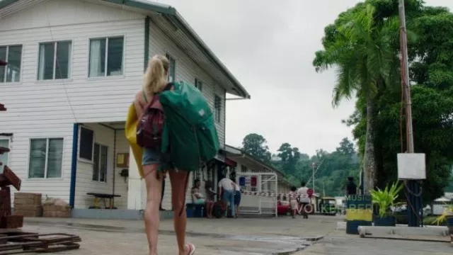 Le sac d'expédition vert K-2 Antarctic de Tami Oldham (Shailene Woodley) dans À la dérive