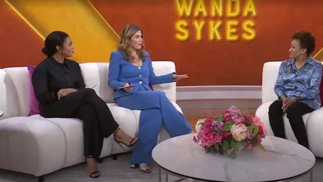 Blouse Argent Slim en sergé de soie portée par Regina Hall comme on le voit dans Today with Jenna & Friends le 6 mars 2025