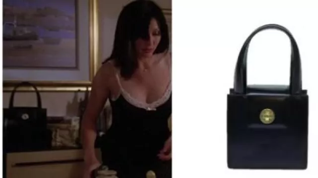 Sac à main vintage en cuir noir Bvlgari utilisé par Prue Halliwell (Shannen Doherty) dans Charmed (S02E03)