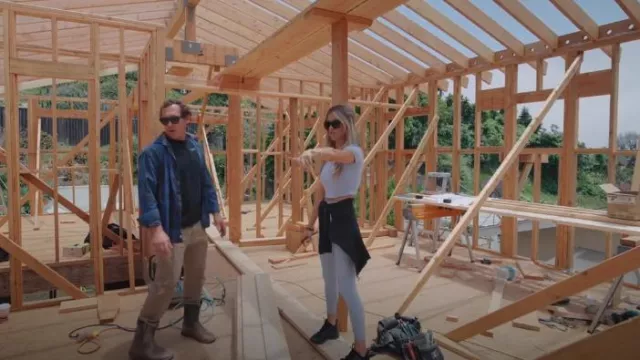 Alo Yoga 8 Legging Airlift taille haute porté par Christina El Moussa comme on le voit à Christina on the Coast (S06E10)