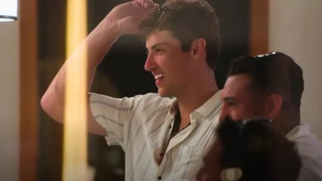 Chemise Katin Alan portée par Logan Paulsen vue dans L’île de la tentation (S06E05)