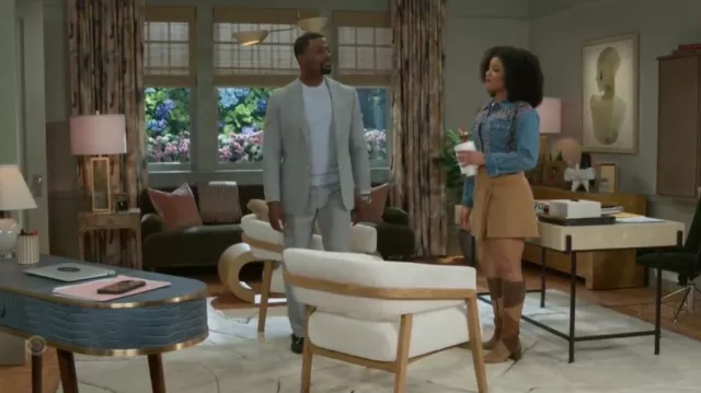 Chelsea & Violet Lulu Colorblock Suede Patchwork Tall Boots portées par Eva Thomas (Ambyr Michelle) comme on le voit dans Beyond the Gates (S01E12)