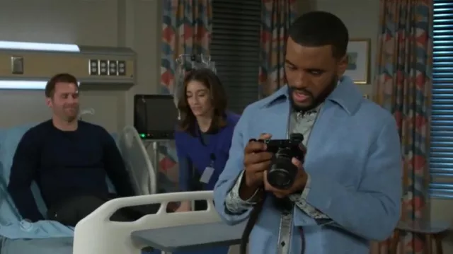 Sobrecamisa de Zara con cremallera usada por Andre Richardson (Sean Freeman) como se ve en Beyond the Gates (T01E15)