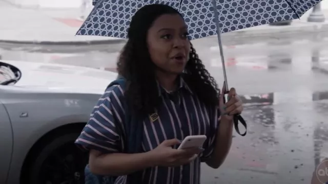 Exquise La robe-chemise plissée boutonnée Tobie portée par Janine Teagues (Quinta Brunson) telle qu’on la voit à l’école primaire Abbott (S04E19)