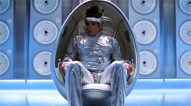 Ovalia's  armchair of Derek Zoolander (Ben Stiller) in Zoolander