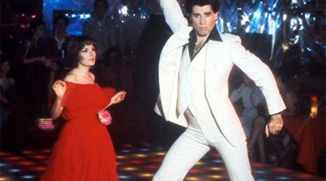 Le costume blanc de Tony Manero (John Travolta) dans La Fièvre du samedi soir