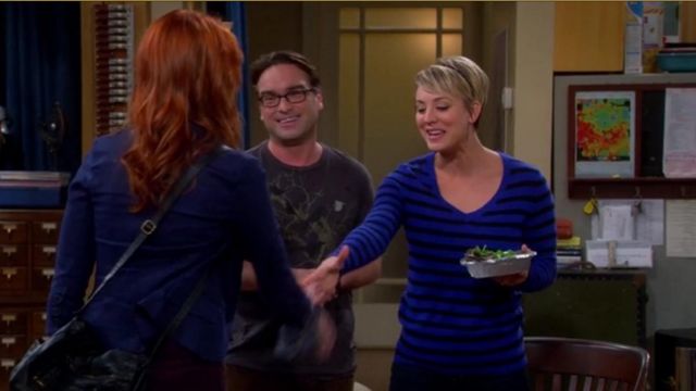 The striped sweater blue and black Penny (Kaley Cuoco) in The big bang theory S08E04