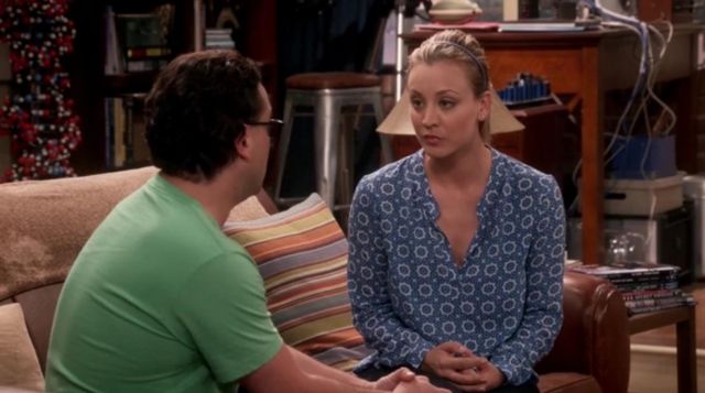 The blouse, Graham & Spencer, Penny (Kaley Cuoco) in The Big bang theory S09E02