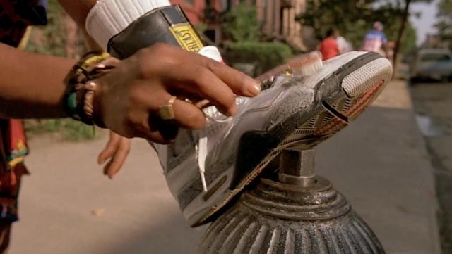 Stare somewhat Pleated Sneakers Nike Air Jordan IV "white cement" of Buggin Out (Giancarlo  Esposito) in Do The Right Thing | Spotern