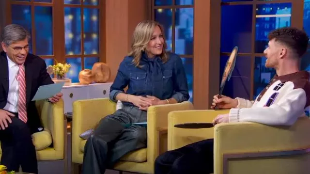 Chemise en jean à col cravate TWP Ranchers Daughter portée par Lara Spencer comme on le voit dans Good Morning America le 2 avril 2025