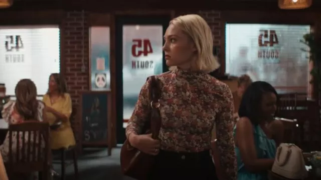 Isabel Marant Joyela Top de cuello alto de jersey elástico con estampado floral usado por Alice (AnnaSophia Robb) como se ve en Grosse Pointe Garden Society (S01E07)