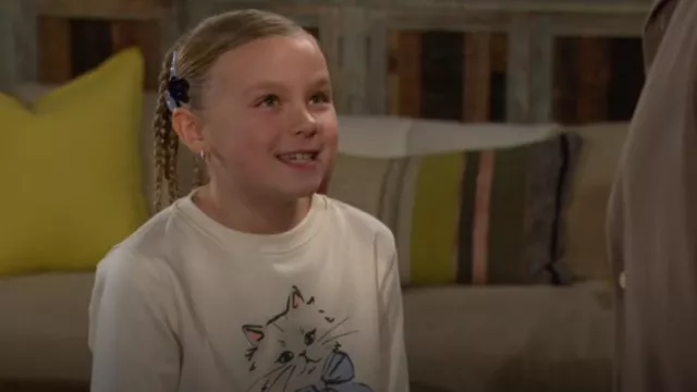 H&M Sweatshirt in Cream / Cat worn by Kelly Spencer (Sophia Paras McKinlay) as seen in The Bold and the Beautiful on April 4, 2025