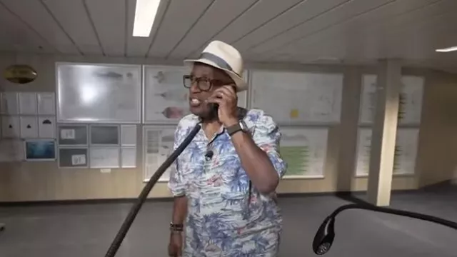 Chemise Faherty SS Kona Camp portée par Al Roker comme on le voit dans Today le 9 avril 2025