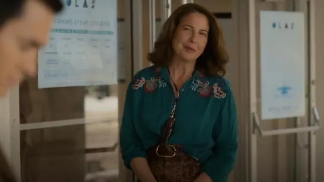 Blusa de Johnny Was Mills usada por Robin Weigert como se ve en Will Trent (T03E12)
