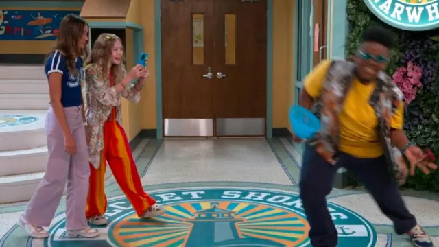 Nike Dunk Low GS Lilac Bloom worn by Chloe Thunderman (Maya Le Clark) as seen in The Thundermans: Undercover (S01E07)