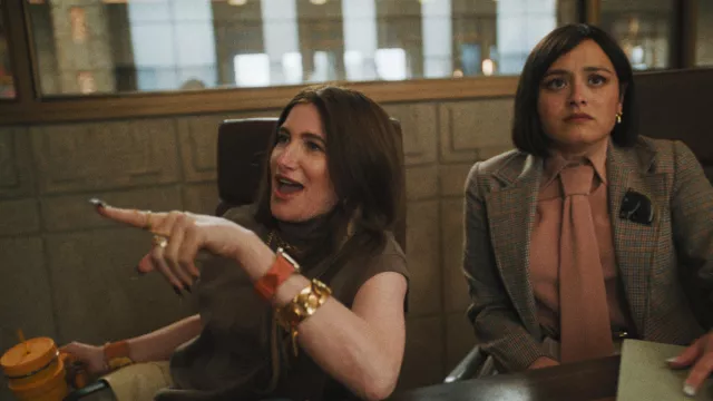Yellow Tumbler used by Maya Mason (Kathryn Hahn) in The Studio (S01E01)