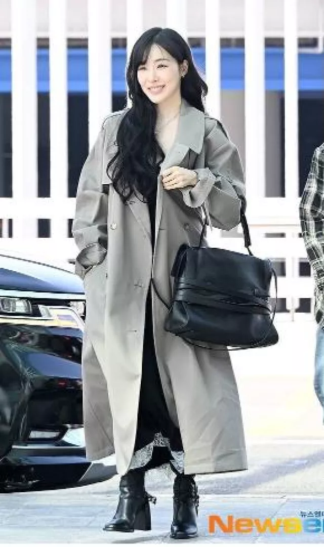 Jimmy Choo Isabelle Knee Boots worn by Tiffany Young in Incheon Airport post on April 11, 2025