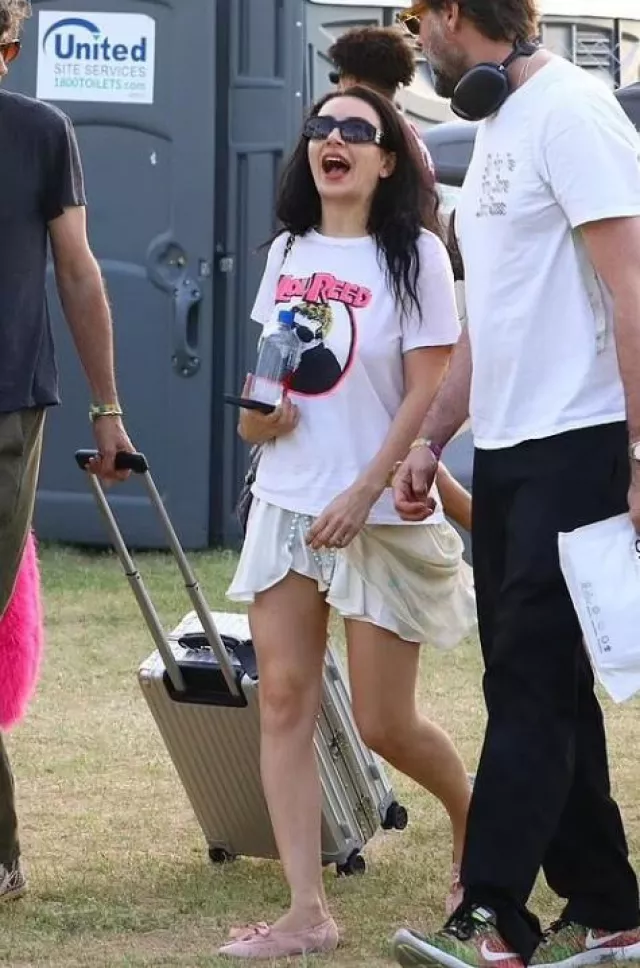 Vintage Lou Reed Tshirt worn by Charli XCX  in Coachella on April 11, 2025
