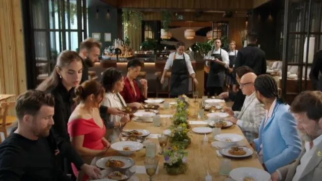 Safiyaa Opal Off-shoulder Crêpe Midi Dress worn by Gail Simmons as seen in Top Chef (S22E01)