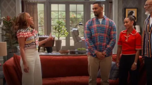 Alice + Olivia Jeannie Top In Flutters porté par Ivy (Essence Atkins) comme on le voit dans Poppa’s House (S01E16)