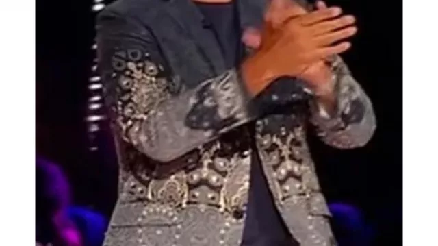 Paisley Print Blazer of (Luke Bryan) in American Idol (S15E00)