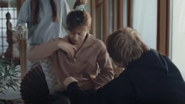 Varley Rhea Half-Zip Sweat worn by Emily Wright (Ruby Ashbourne Serkis) as seen in I, Jack Wright (S01E01)