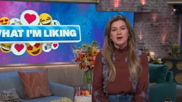 LA DoubleJ Make an Exit Top worn by Kelly Clarkson as seen in The Kelly Clarkson Show on  April 25, 2025